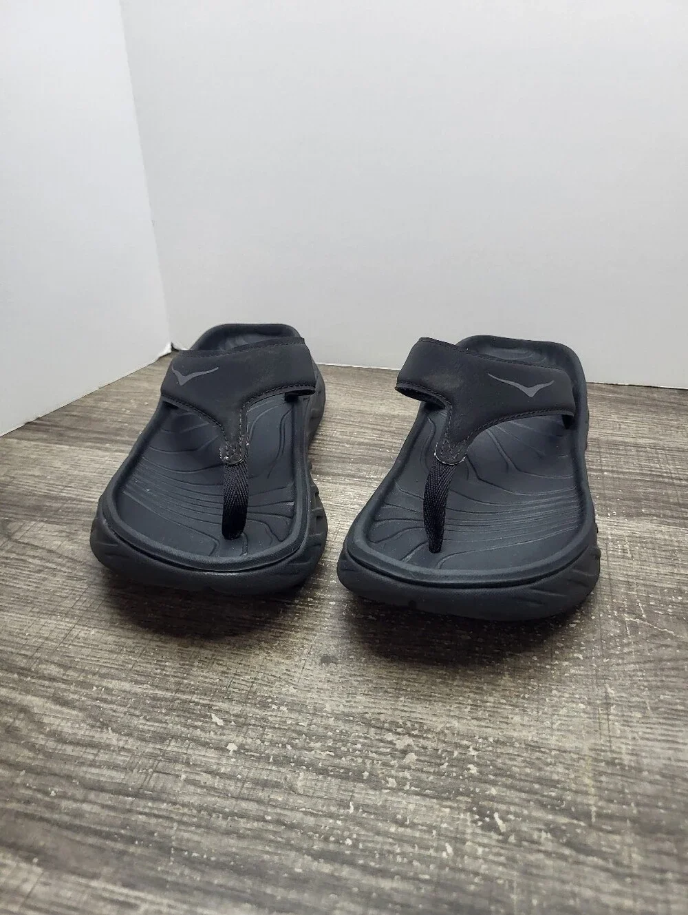 Hoka One Ora Recovery Women’s Size 8 Black Thong Flip Flop Sandals Summer Beach